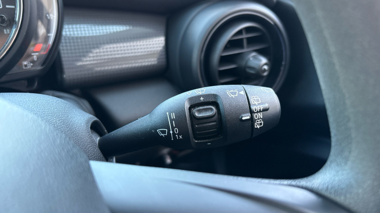 MINI Hatchback 1.5 Cooper II 3dr Petrol Hatchback